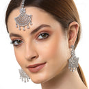 Rhodium-Plated Silver-Toned Fan Shaped American Diamond Studded Maang Tikka And Earrings Set