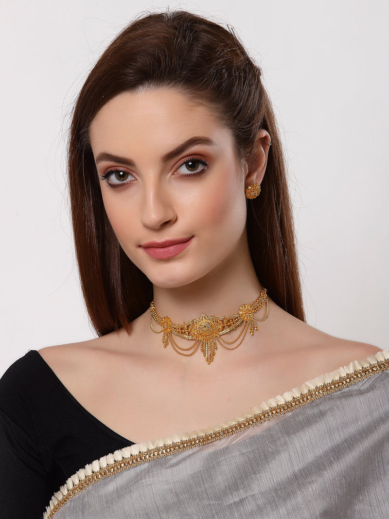 Stylish Gold-Plated Jewellery Set with Flower Shaped Earrings