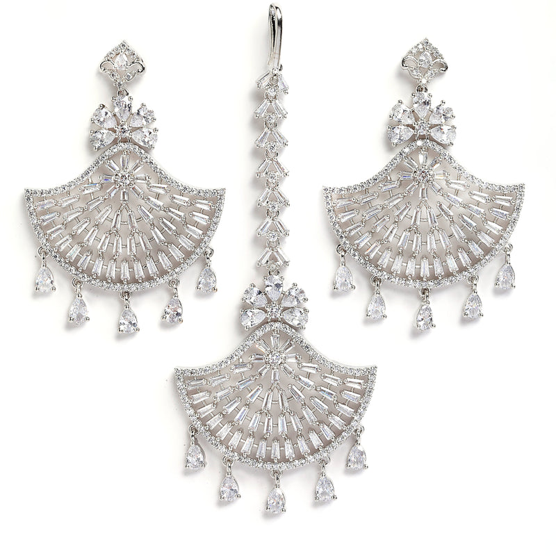 Rhodium-Plated Silver-Toned Fan Shaped American Diamond Studded Maang Tikka And Earrings Set