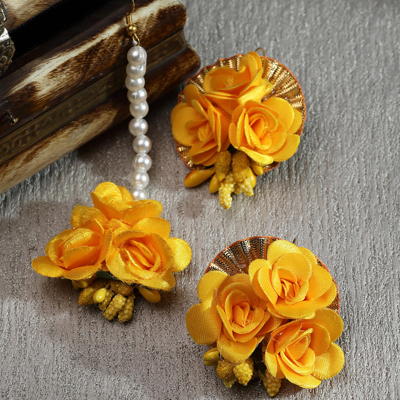 Gold-Plated Pearl Yellow Gota Patti Flower Maang Tikka Set