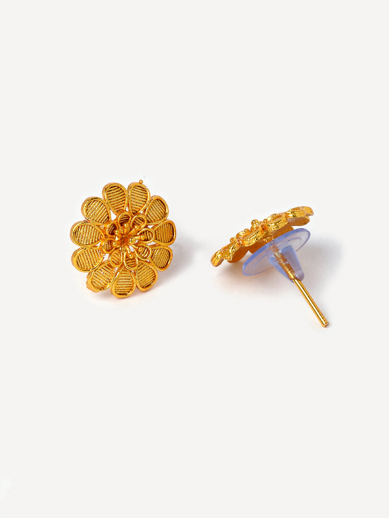 Stylish Gold-Plated Jewellery Set with Flower Shaped Earrings